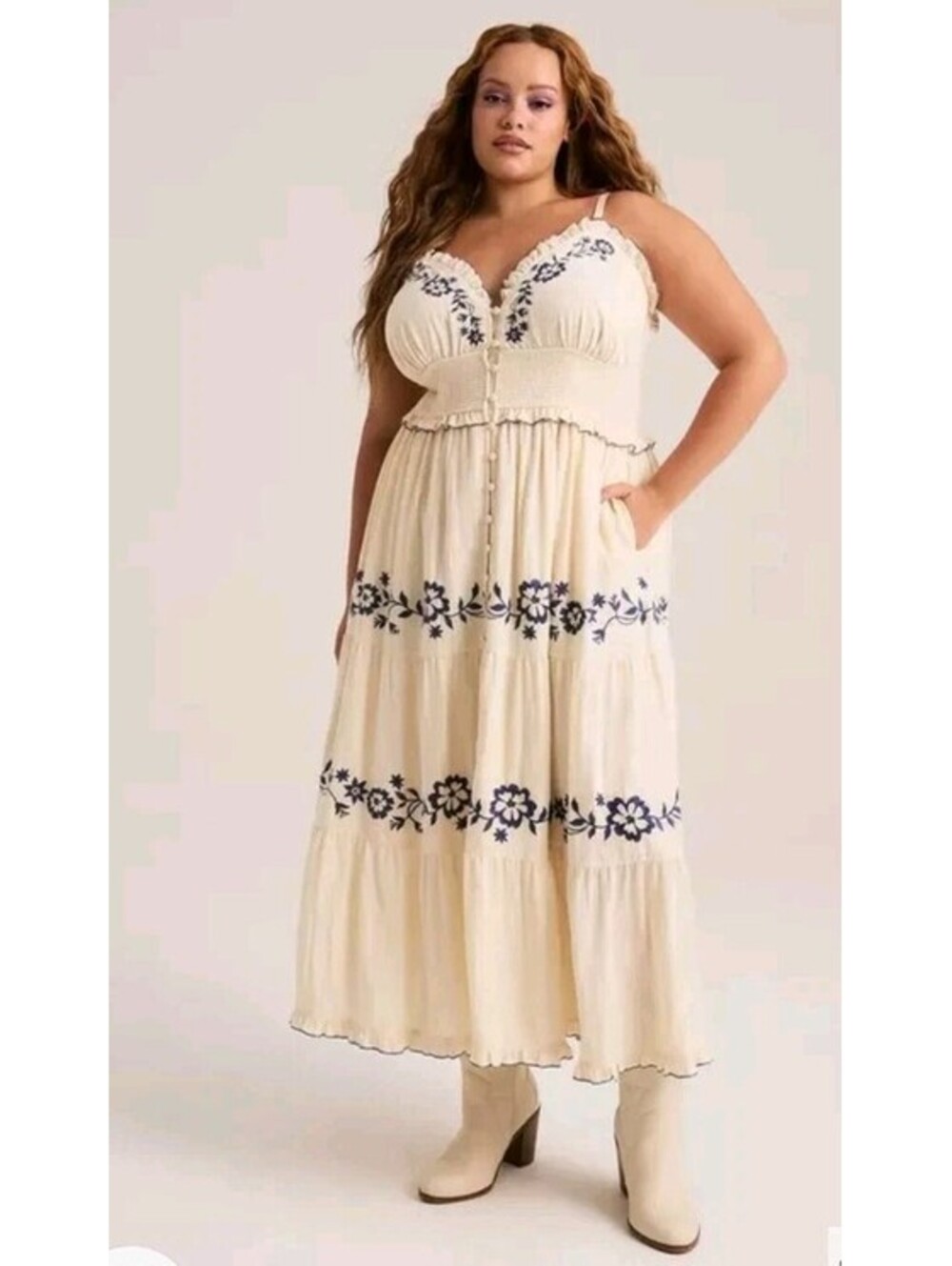Torrid Festi Size 00 M 10 Embroidered Tiered Maxi Dress Cream Blue Floral